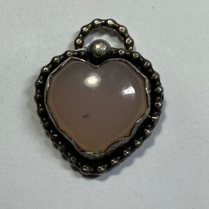 Sterling Silver Rose 🌹 Quartz Heart Shaped Pendant. 1 inch high